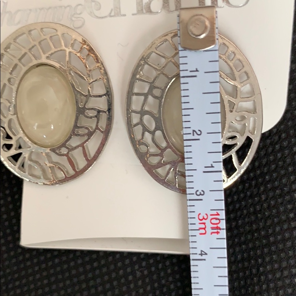 Earrings - Picture 6 of 6